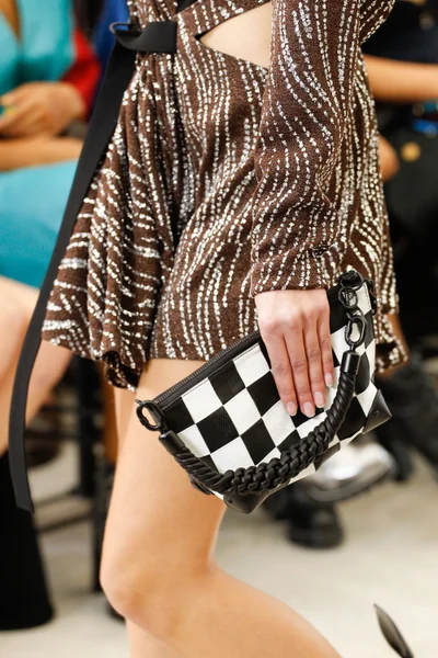 Look 11